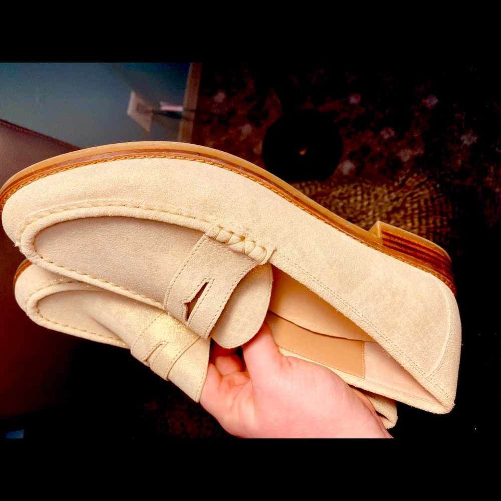 💖VIONIC women’s size 9 loafers! Wooden sole, glittery gold shimmer! Comfy! 💖